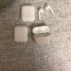 Apple AirPods bundle 3 pairs Great Condition